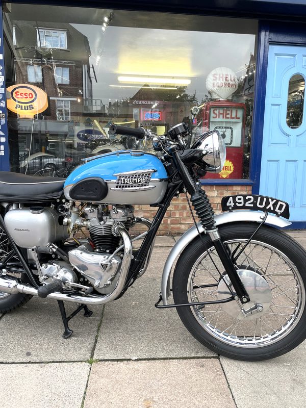 1961 Triumph Pre Unit T120R Bonneville - Image 3