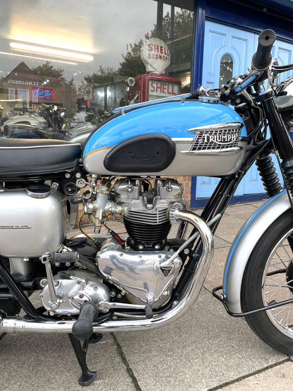 1961 Triumph Pre Unit T120R Bonneville - Image 5