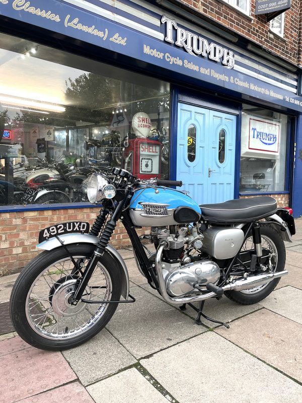 1961 Triumph Pre Unit T120R Bonneville - Image 8