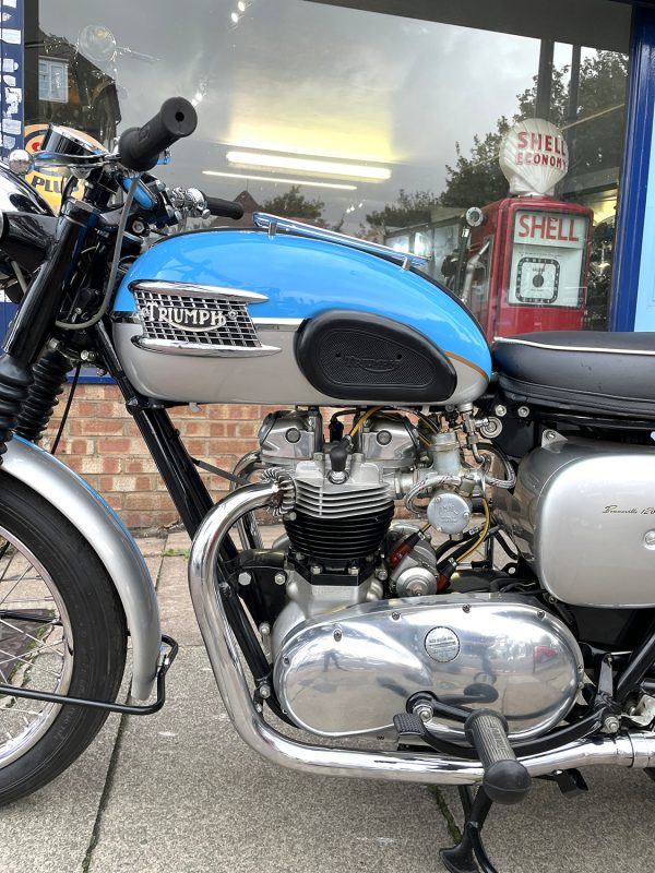 1961 Triumph Pre Unit T120R Bonneville - Image 9
