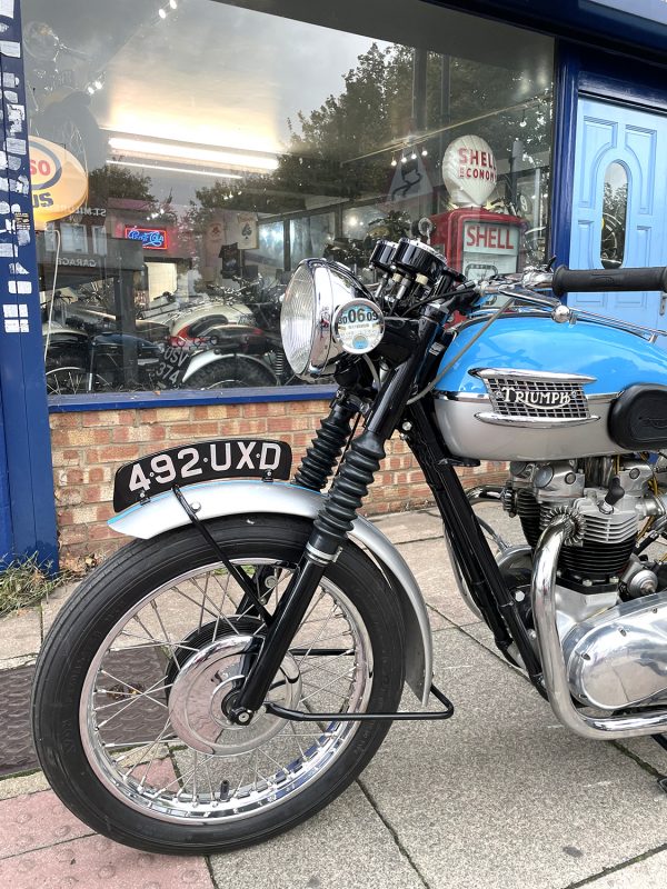 1961 Triumph Pre Unit T120R Bonneville - Image 10