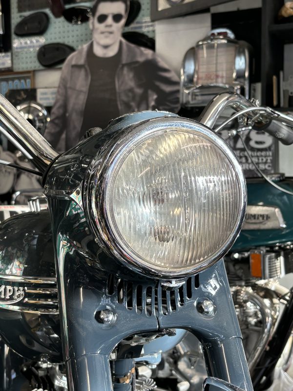 Lucas 6 1/2" Headlight Reflector With Pilot  - Image 4