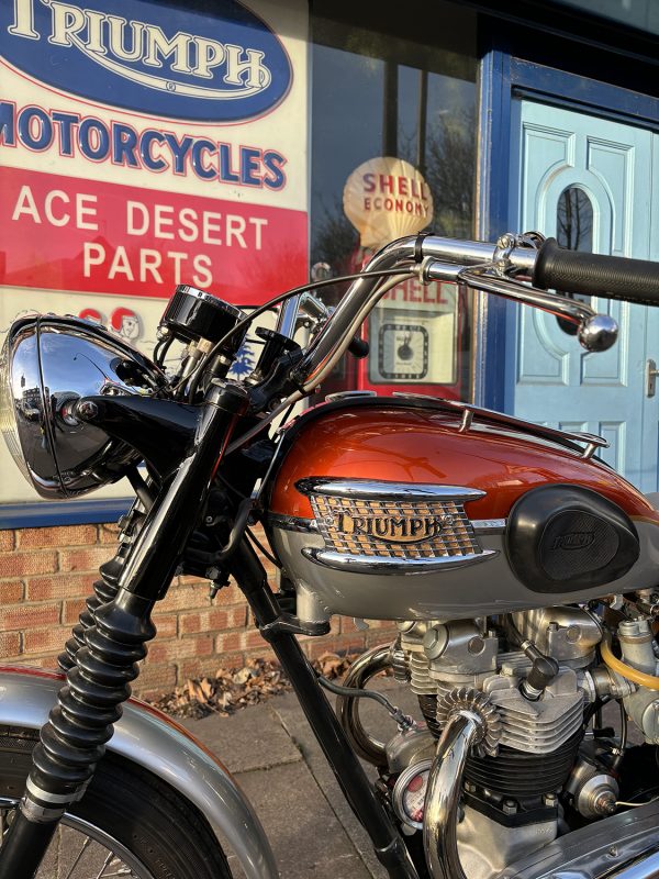 1962 Triumph T120 Bonneville - Image 2