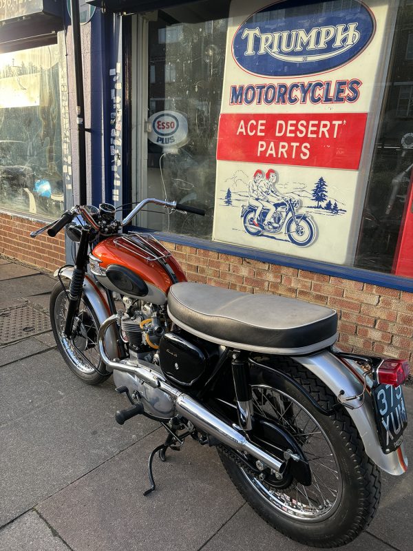 1962 Triumph T120 Bonneville - Image 3