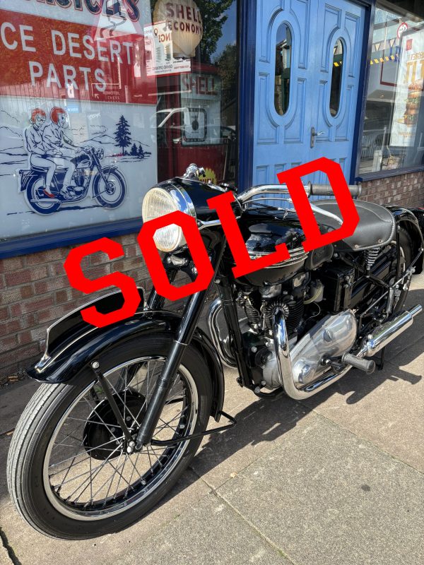 1953 TRIUMPH BLACKBIRD / THUNDERBIRD 