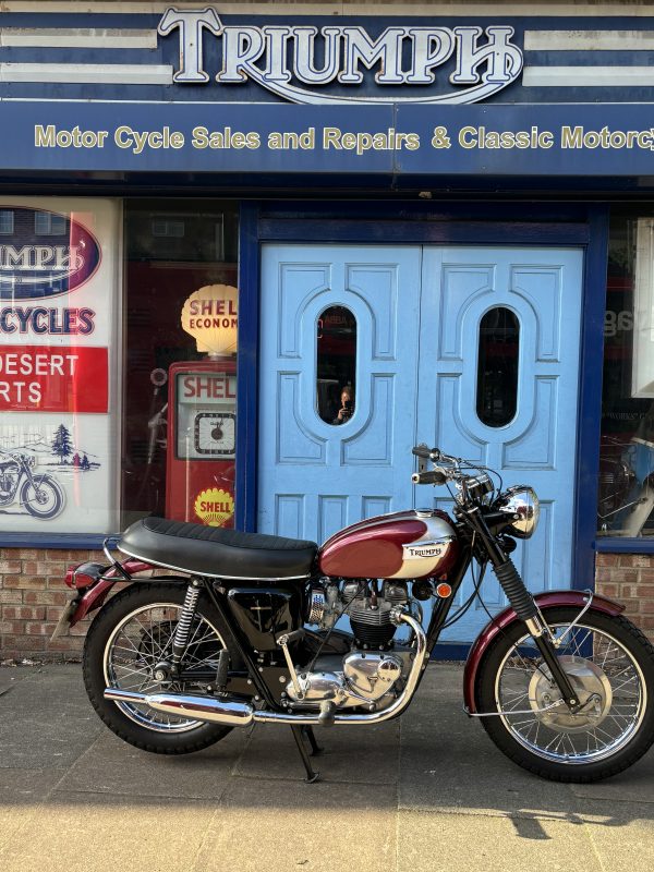 1970 TRIUMPH T120R BONNEVILLE - Image 2