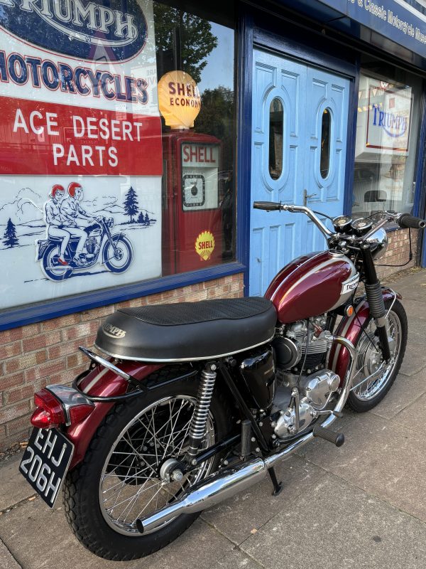 1970 TRIUMPH T120R BONNEVILLE - Image 5