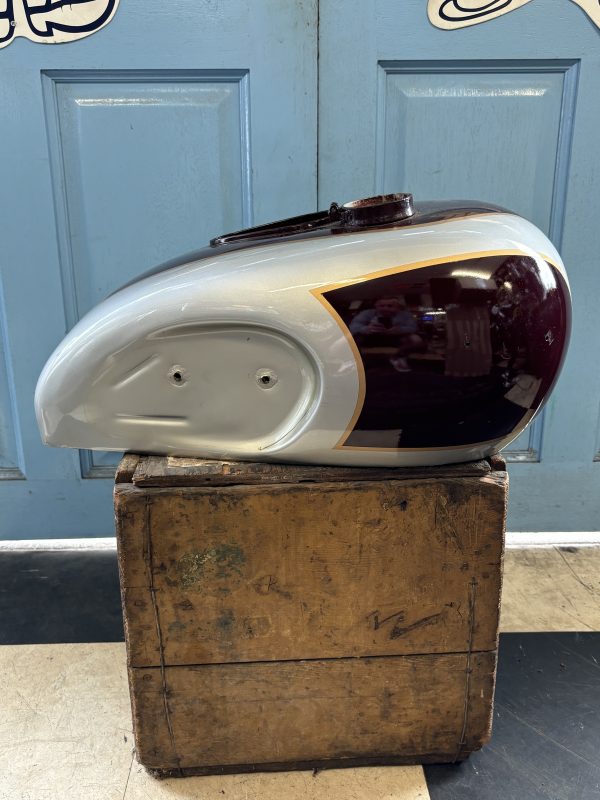 USED 4 GALLON PANEL TANK F1930