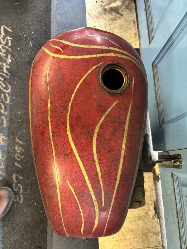Rare T100sc Tank Custom Paint - Image 2