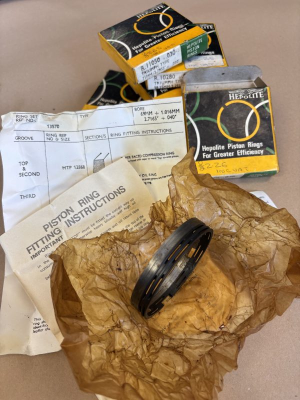 Genuine NOS Hepolite Triumph Piston Rings - Image 5