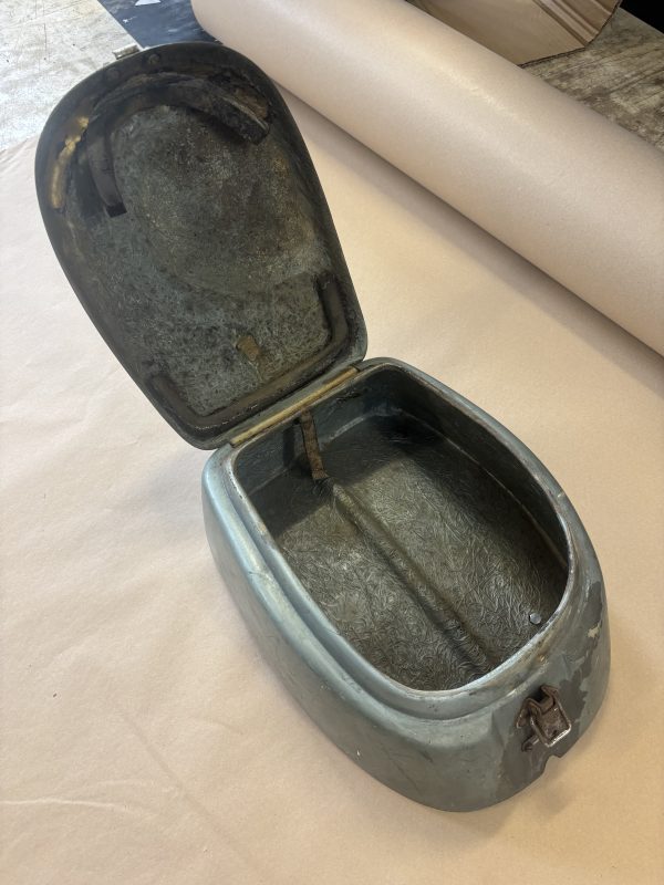 Triumph Vintage Tank Luggage Bag/Box - Image 8