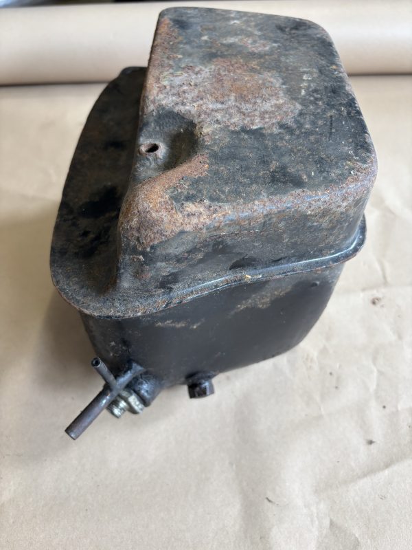 Used Triumph Rigid 1 Gallon Oil Tank - Image 4