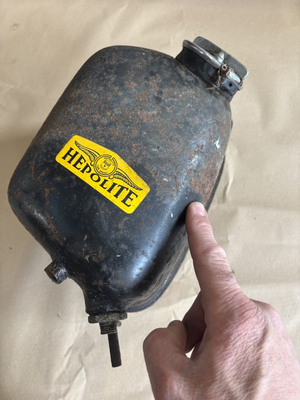 Used Triumph Rigid 1 Gallon Oil Tank - Image 6