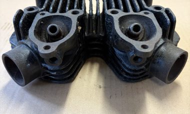 TRIUMPH NOS GENIUNE 500 IRON CYLINDER HEAD SPEED TWIN – T100